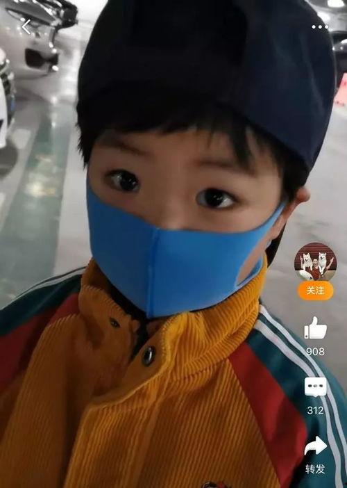 吃瓜带口罩的视频,防疫新风尚